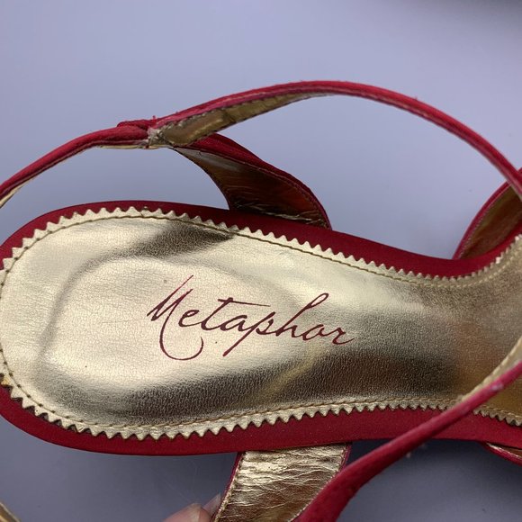 Metaphor 10M Red Fabric 2 1/2" Heel Strappy Sandals - Picture 9 of 10